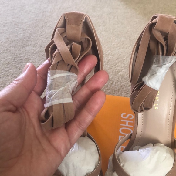 Women’s nude wrap heel. Size 9. - Picture 5 of 6